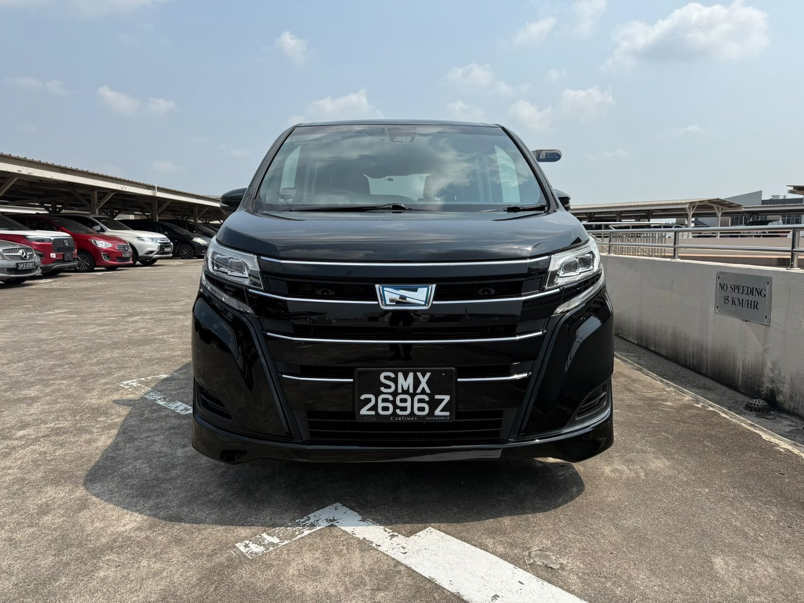 Toyota Noah Hybrid 1.8 X photo 3